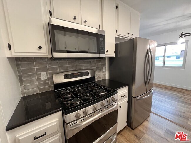 Building Photo - 3645 Westwood Blvd