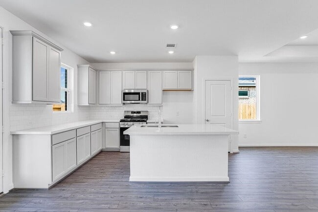 Building Photo - 9735 Bixby Crk Dr