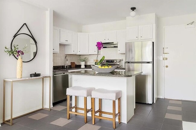 Building Photo - 29 Concord Ave