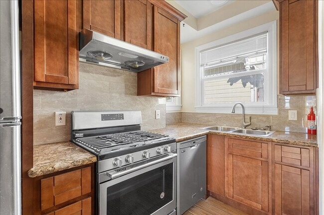 Building Photo - 1012 Walnut St