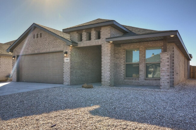 Building Photo - 1909 135th St