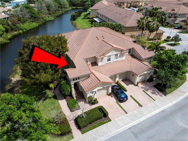 Building Photo - 691 SW Glen Crest Way