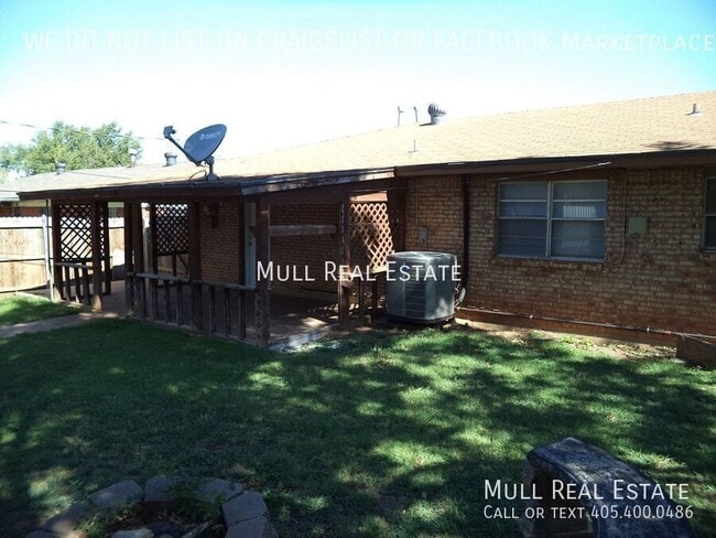 Building Photo - 3002 SW 53rd St