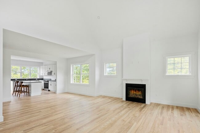 Building Photo - 2 Honey Hl Ln