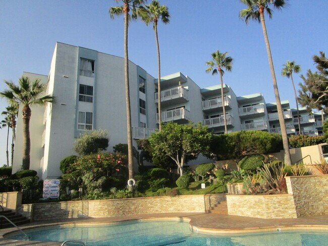 Building Photo - 640 The Vlg