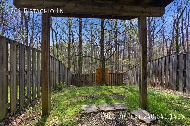 Building Photo - 4701 Pistachio Ln