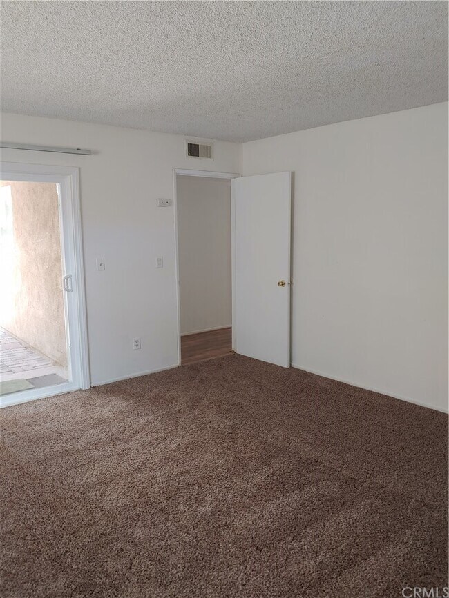 Building Photo - 16961 Green Ln