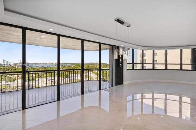 Building Photo - 10175 Collins Ave