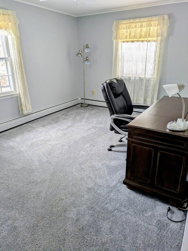 Building Photo - 1606 Daniels Run Rd NE