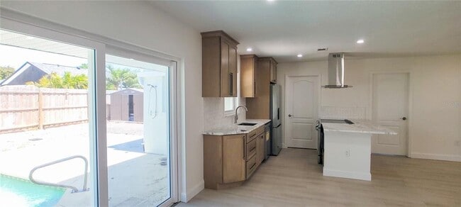 Building Photo - 4018 29th Ave W