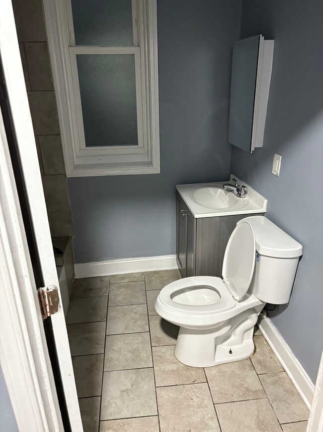 Building Photo - 4251 W Jackson Blvd