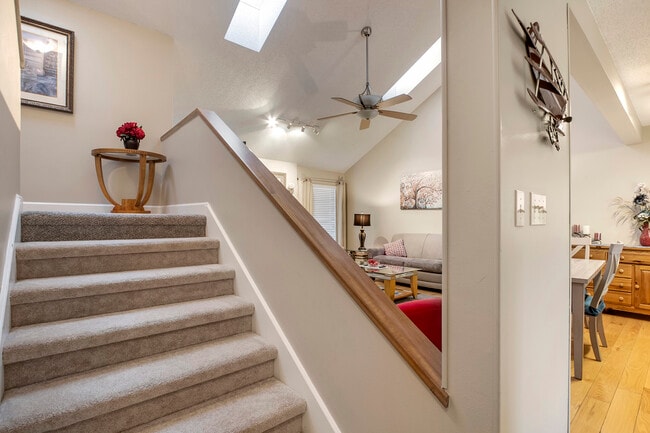 Building Photo - 308 Chota View Pl