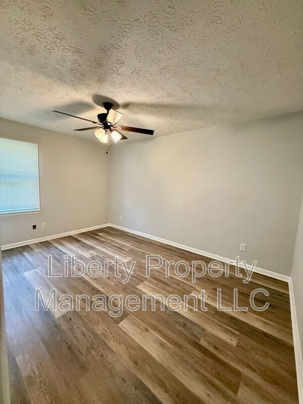 Building Photo - 1725 Sand Hill Rd