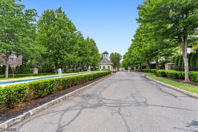 Building Photo - 28 Devonshire Dr