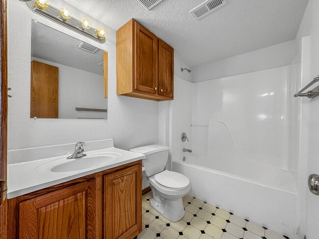 Building Photo - 3510 Rose Ave