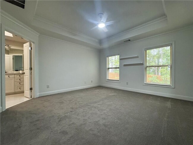Building Photo - 4858 Lamoyne Ln