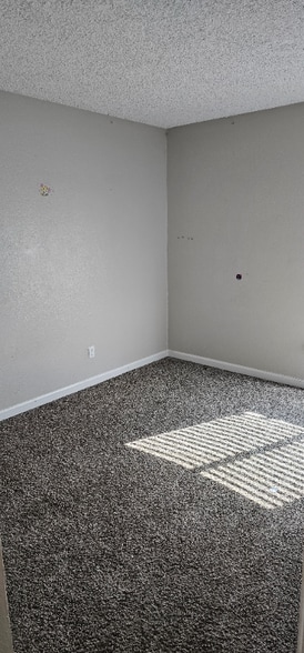 Building Photo - 6760 W Palo Verde Ave