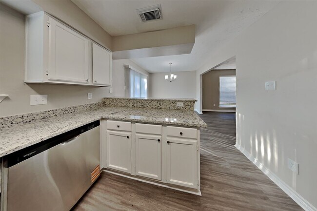 Building Photo - 7402 Grackle Dr