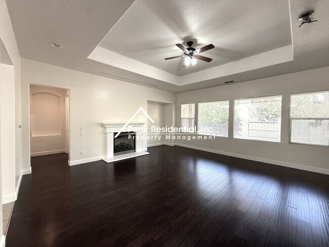Building Photo - Charming 4 bedroom 2 bathroom home in Elk Grove!