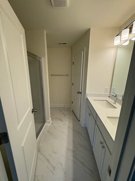 Building Photo - 4139 Walking Ridge Rd