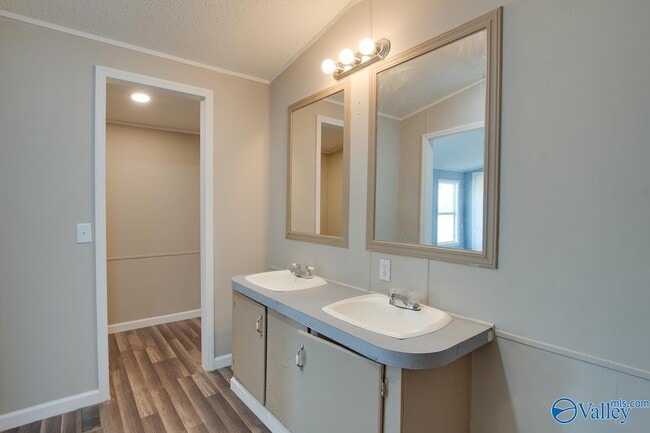 Building Photo - 156 Kinney Rd