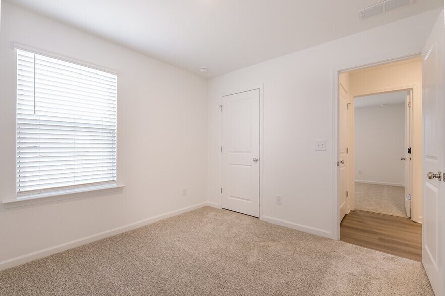 Building Photo - 3166 Bronte Ct