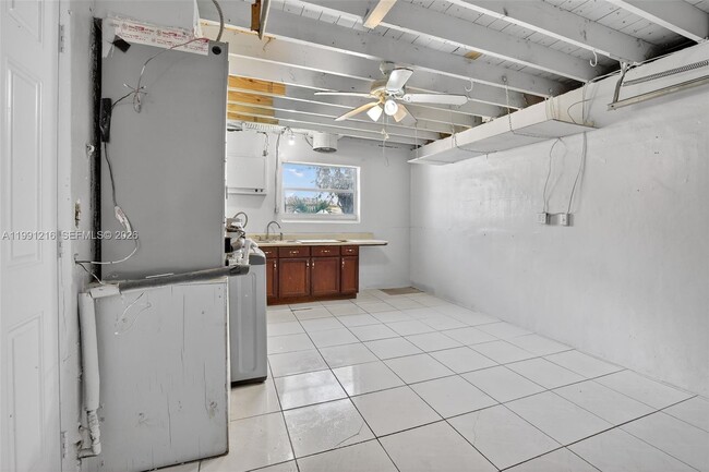 Building Photo - 2521 NW 72nd Ave