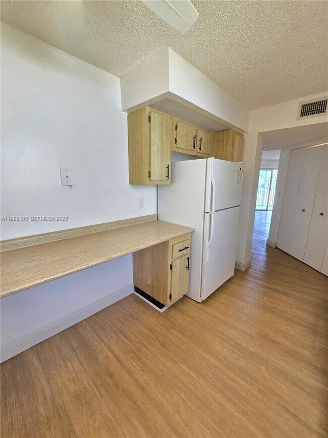 Building Photo - 2510 SE 19th Pl