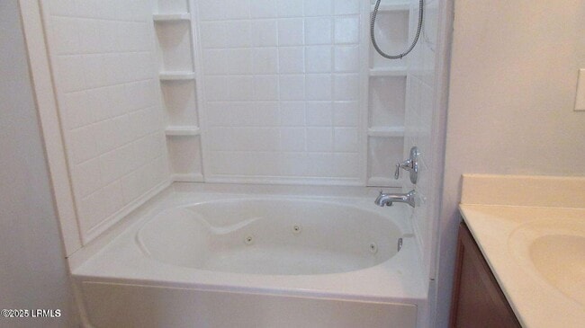 Building Photo - 409 Dante Cir