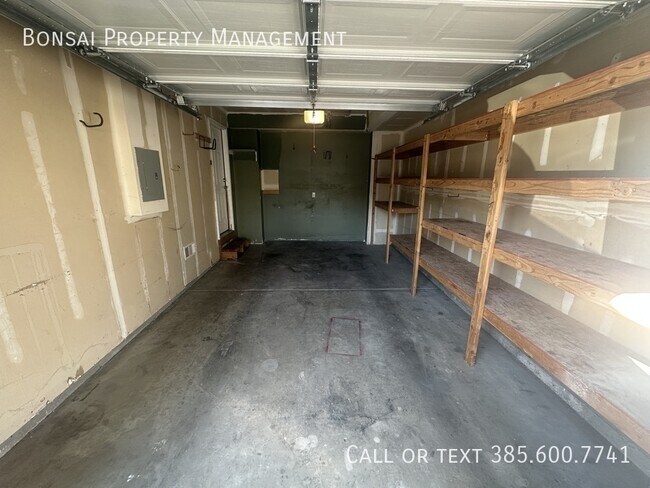 Building Photo - 1247 N Bridalwood Loop
