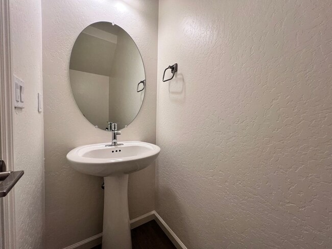 Building Photo - $2,450 Shepherd & Sunnyside, New 3 bedroom House - Clovis / Solar Panels