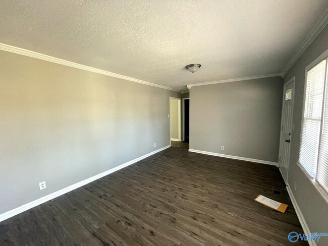 Building Photo - 4708 Lumary Dr NW