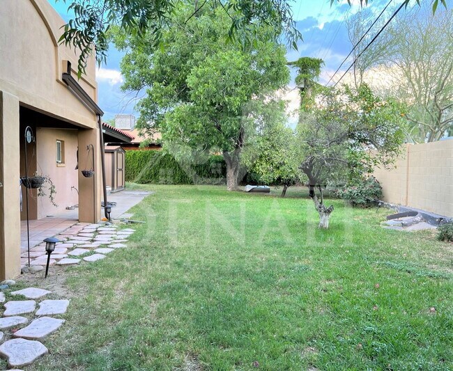 Building Photo - 3122 E Monterosa St