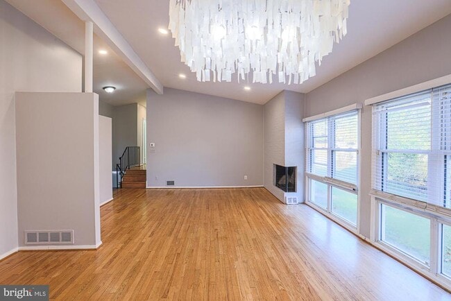 Building Photo - 2421 Lightfoot Dr