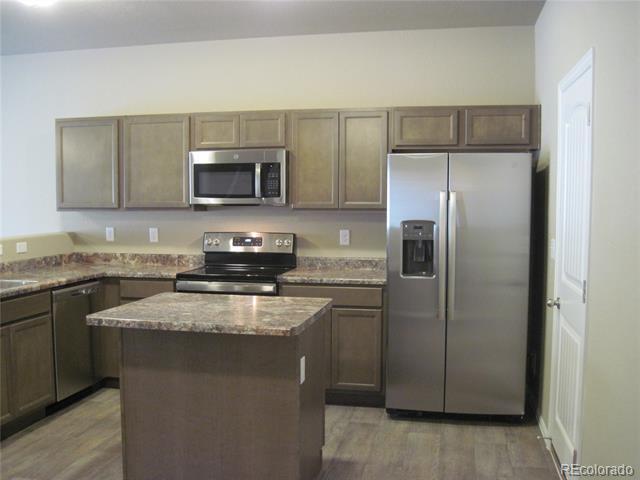 Building Photo - 7724 Sand Lake Heights