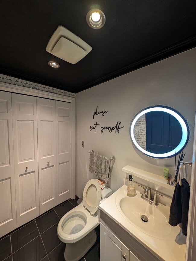 Building Photo - 159 Maverick St