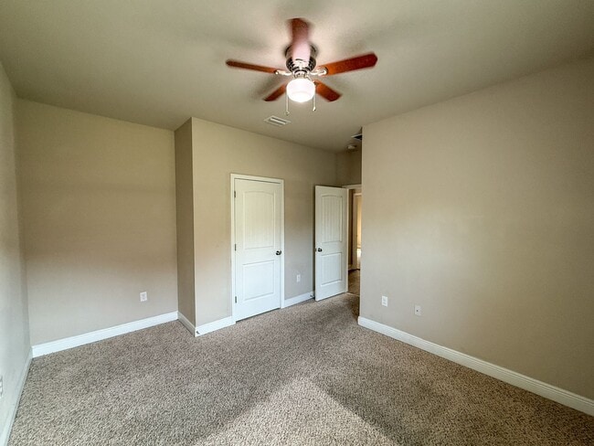 Building Photo - Spacious 4 bedroom 2.5 bath Home for Rent ...