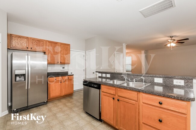 Building Photo - 16422 Austringer Pl