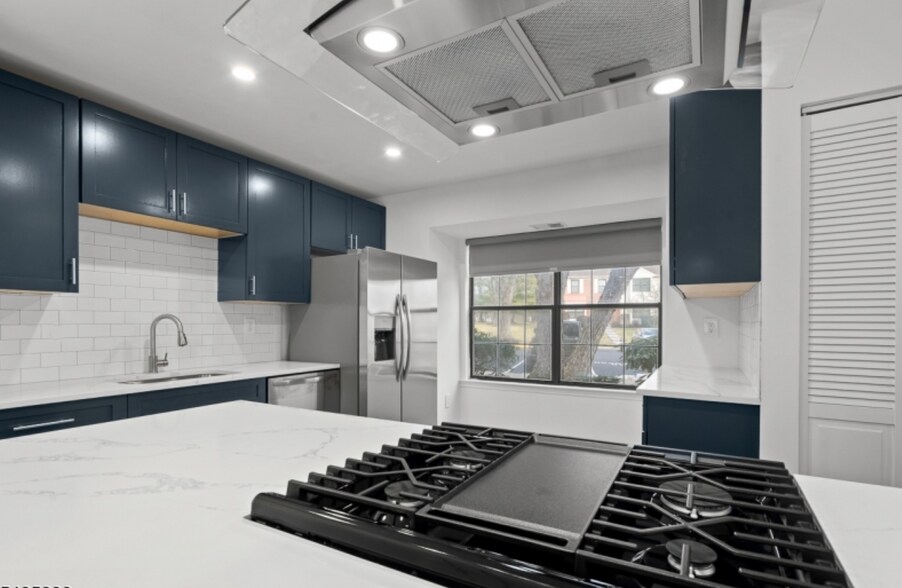 Building Photo - 243 Penns Way