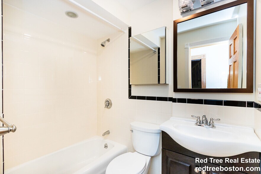 Building Photo - 46 Garden St