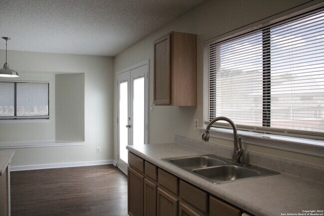 Building Photo - 6003 Limestone Mill Dr