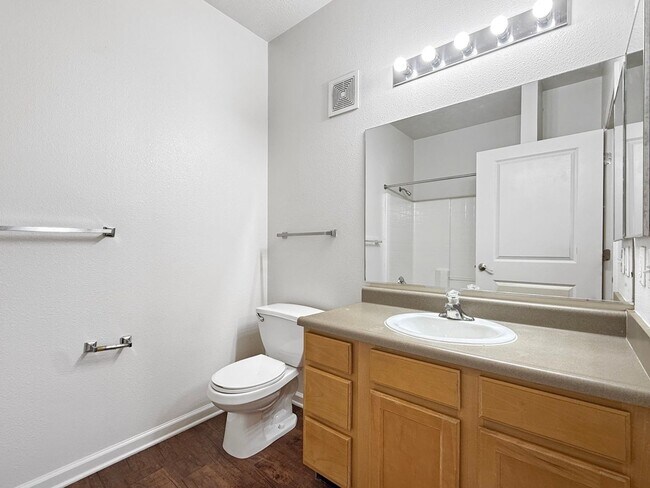Building Photo - Grand Lakeside Escape: Spacious 3-Bedroom ...