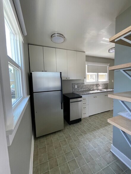 Fridge and dishwasher - 3532 Helms Ave