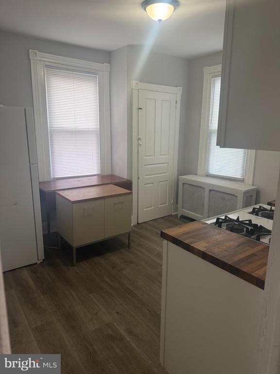 Building Photo - 6 S Cedar Ln