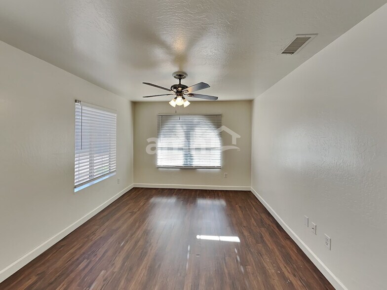 Building Photo - 2315 S Ananea