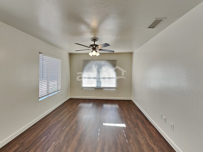 Building Photo - 2315 S Ananea
