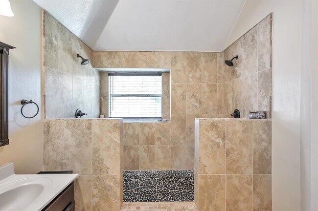 Building Photo - 6303 Carissa Ct