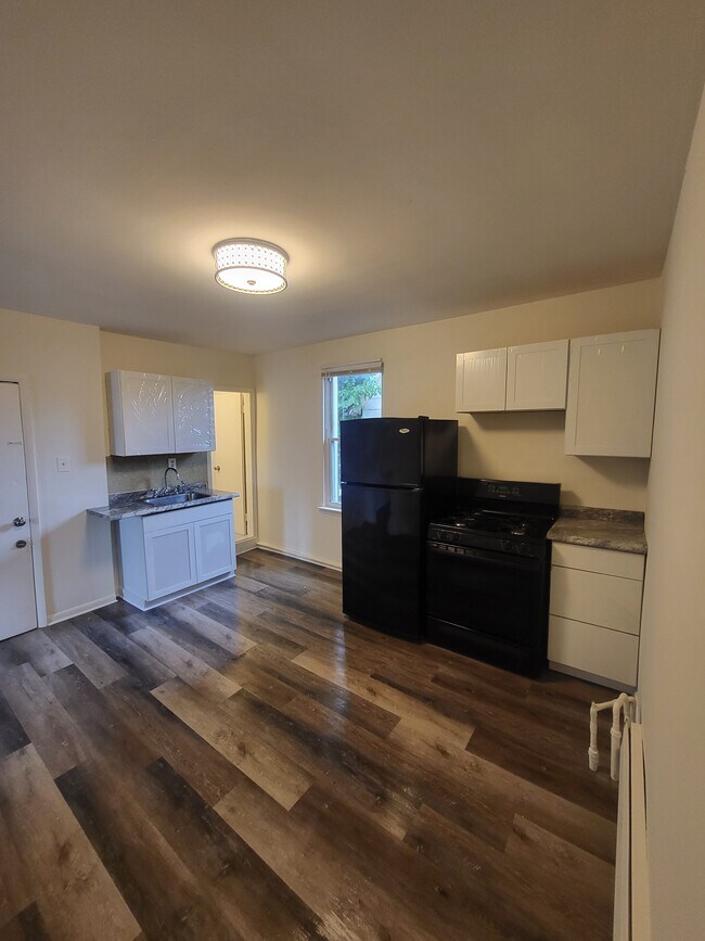 Building Photo - 4833 Belair Rd