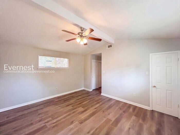 Building Photo - 8694 Yorktown Dr