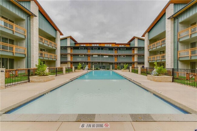 Building Photo - 4704 Sunset Trail